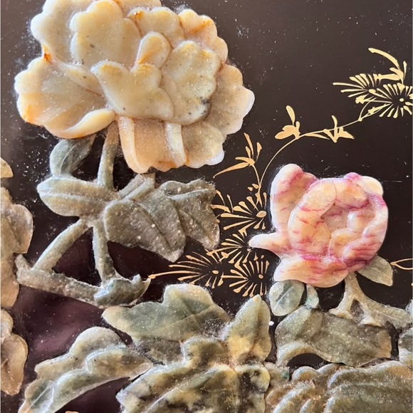 Vintage Asian Lacquer Jewelry Box With Carved Stone Floral Inlay - Picture 10 of 10